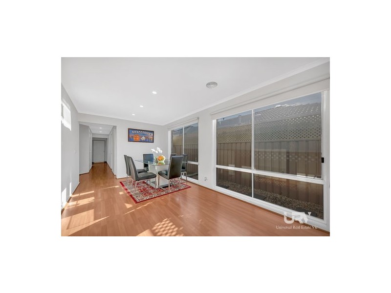 11 Bathurst Close, Craigieburn VIC 3064