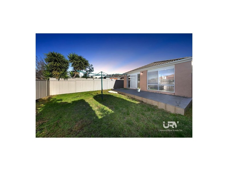 11 Bathurst Close, Craigieburn VIC 3064