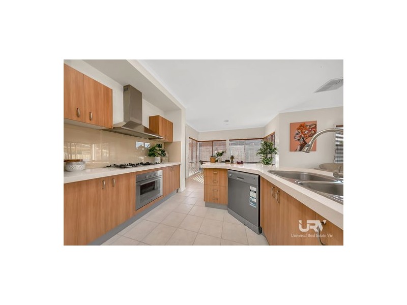 4 Kingdom Court, Roxburgh Park VIC 3064
