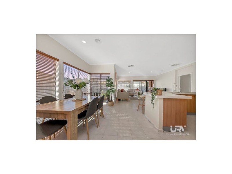 4 Kingdom Court, Roxburgh Park VIC 3064