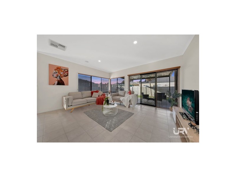 4 Kingdom Court, Roxburgh Park VIC 3064