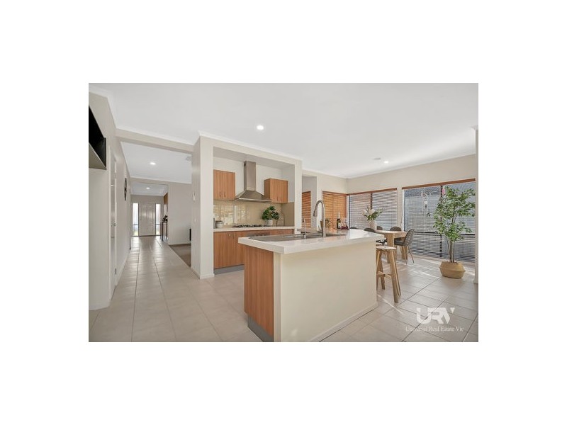 4 Kingdom Court, Roxburgh Park VIC 3064