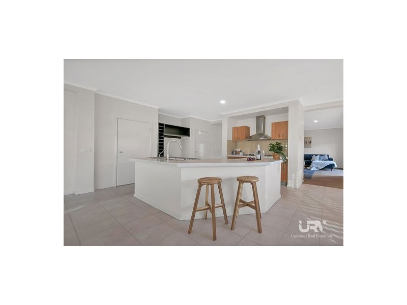 4 Kingdom Court, Roxburgh Park VIC 3064