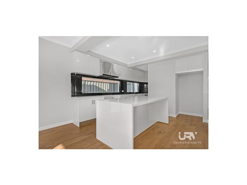 61 Gossia Avenue, Craigieburn VIC 3064
