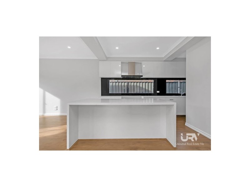 61 Gossia Avenue, Craigieburn VIC 3064