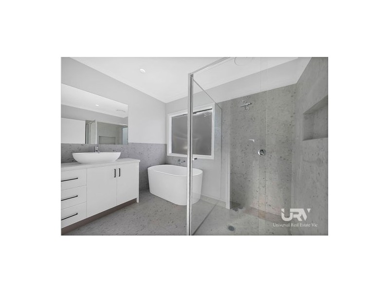 61 Gossia Avenue, Craigieburn VIC 3064