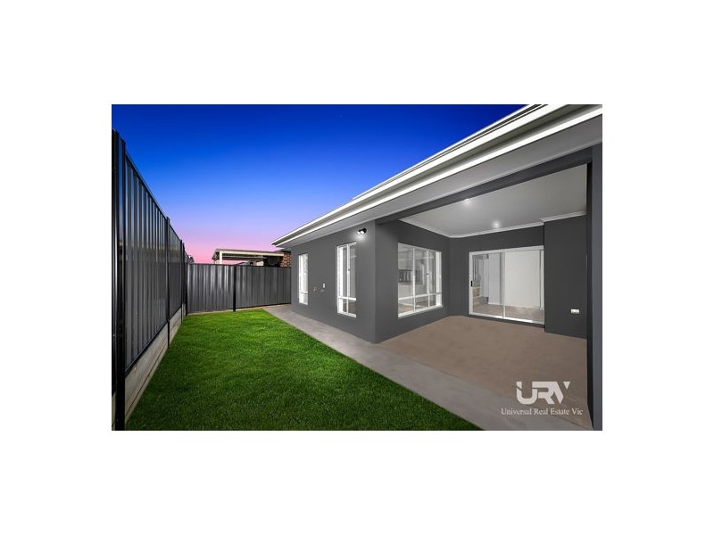 61 Gossia Avenue, Craigieburn VIC 3064