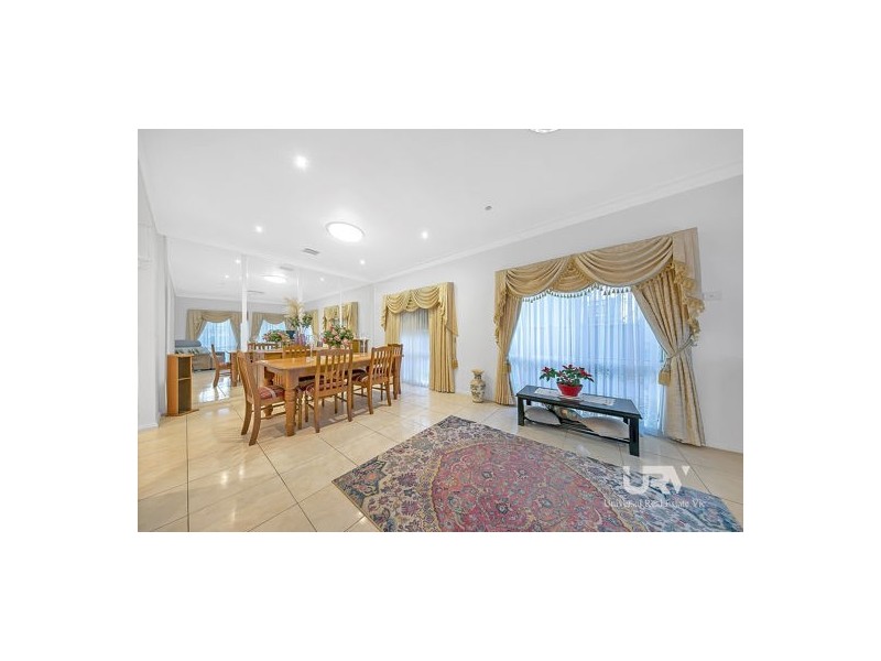 4 Golfview Drive, Craigieburn VIC 3064