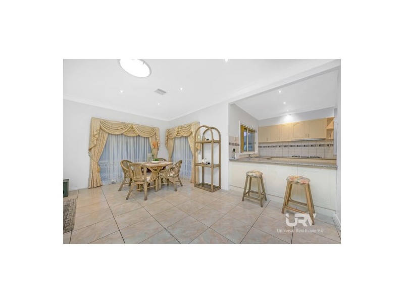 4 Golfview Drive, Craigieburn VIC 3064