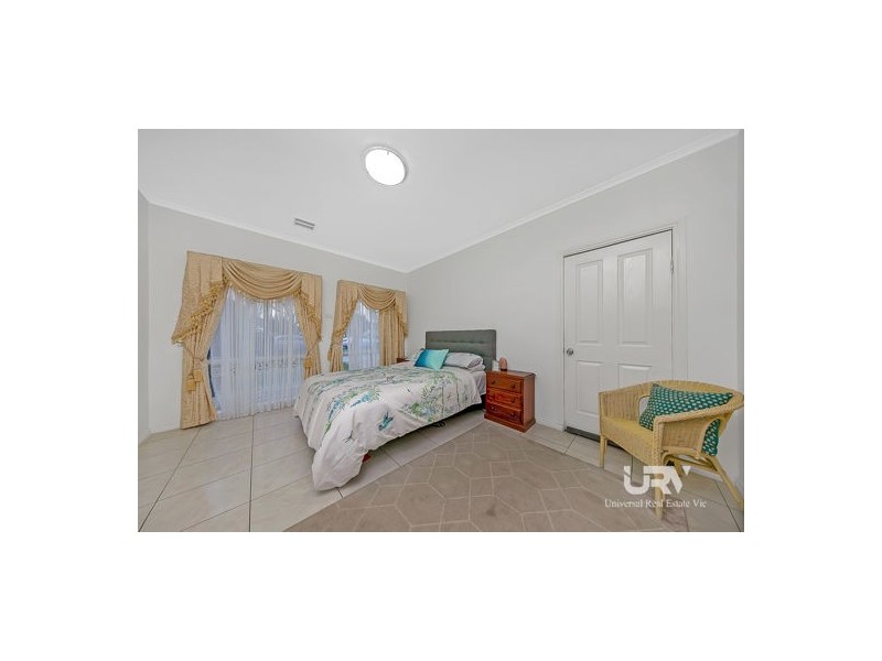 4 Golfview Drive, Craigieburn VIC 3064