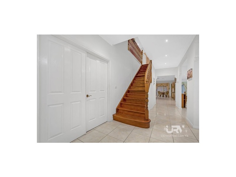 4 Golfview Drive, Craigieburn VIC 3064