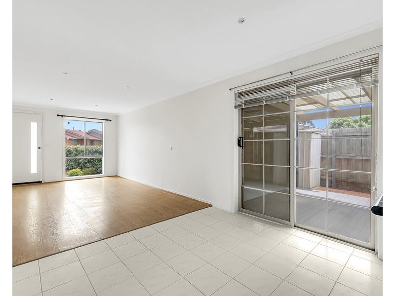 1/6 Clacton Court, Craigieburn VIC 3064