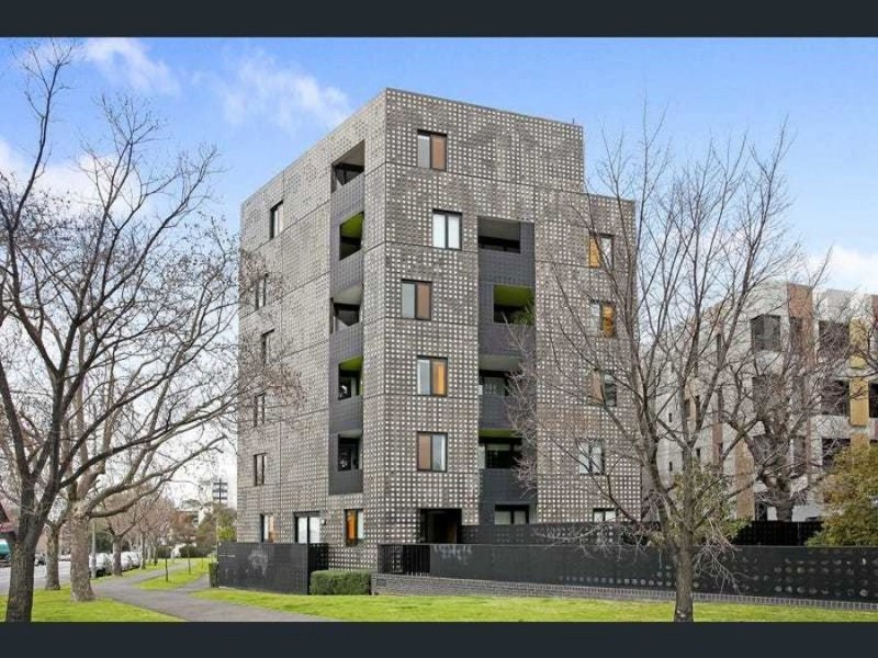 304/81 Cemetery Road East, Carlton VIC 3053