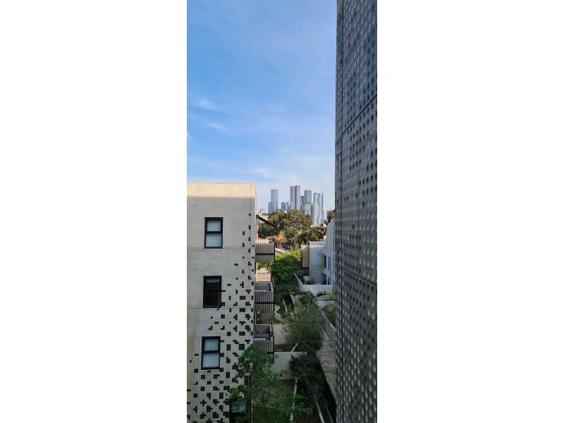 304/81 Cemetery Road East, Carlton VIC 3053