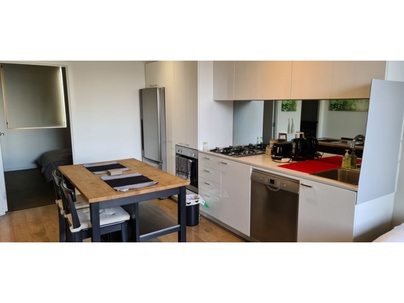 304/81 Cemetery Road East, Carlton VIC 3053