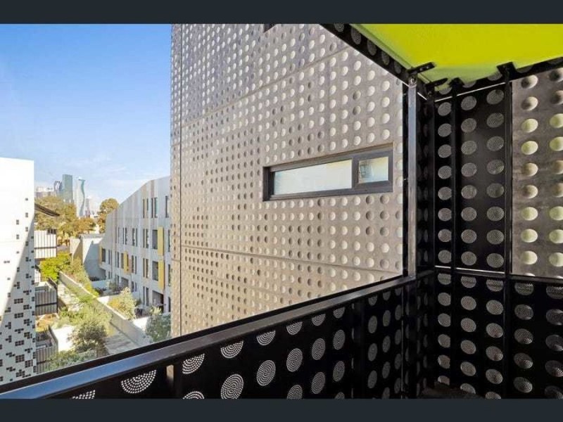 304/81 Cemetery Road East, Carlton VIC 3053