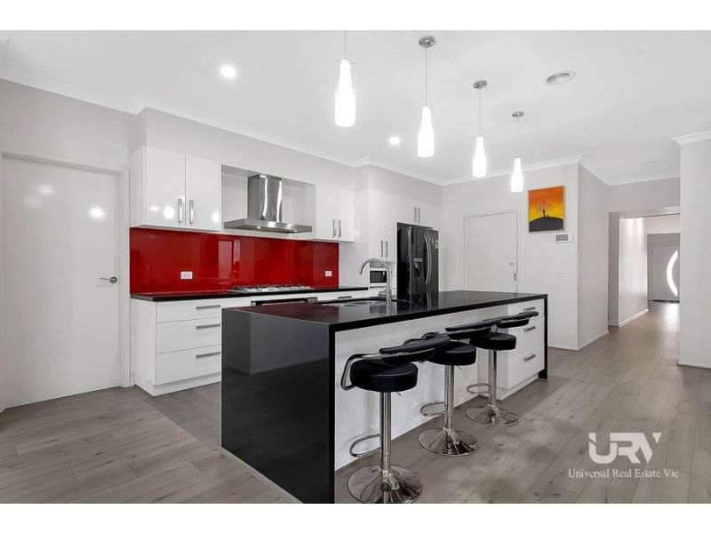 76 Wisteria Ave, Craigieburn VIC 3064