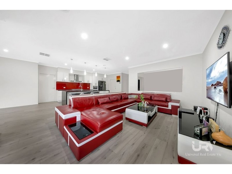 76 Wisteria Ave, Craigieburn VIC 3064