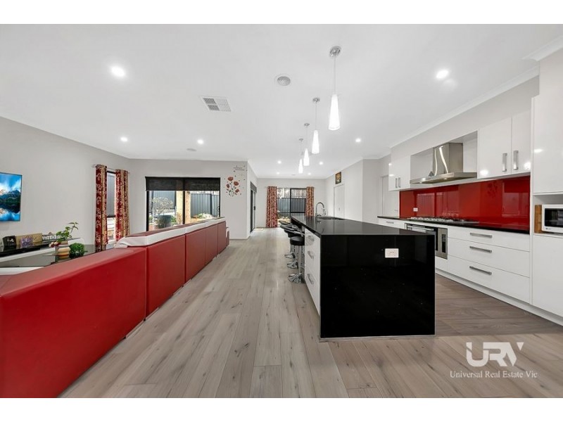 76 Wisteria Ave, Craigieburn VIC 3064