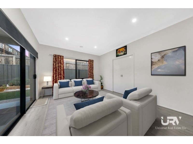 76 Wisteria Ave, Craigieburn VIC 3064