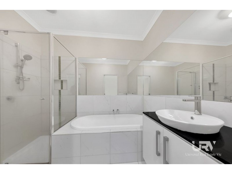 76 Wisteria Ave, Craigieburn VIC 3064