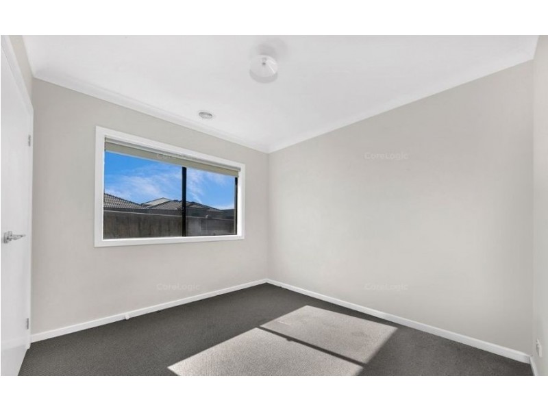 39 Albion Crescent, Mickleham VIC 3064