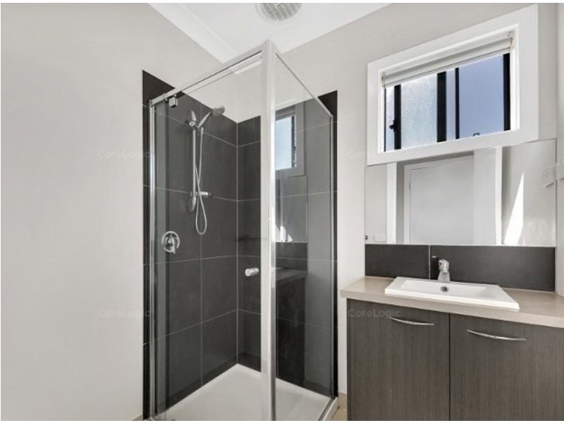 39 Albion Crescent, Mickleham VIC 3064