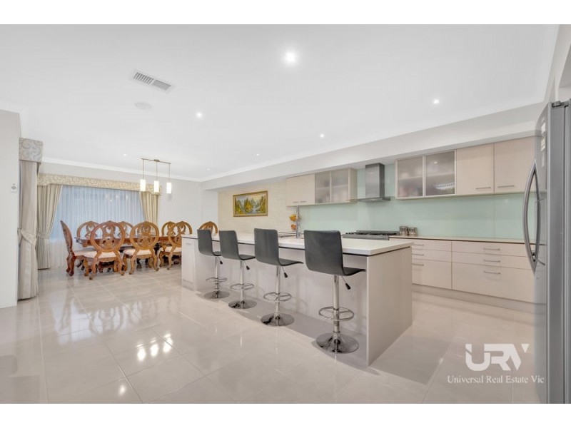 18 Pine Park Drive, Wollert VIC 3750