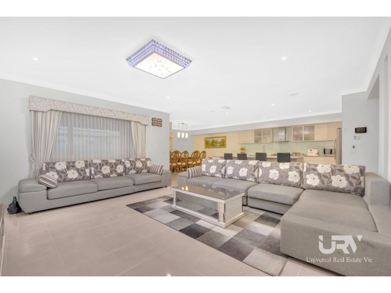 18 Pine Park Drive, Wollert VIC 3750