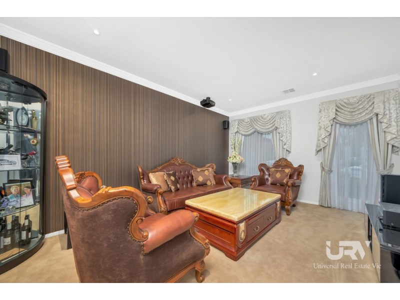 18 Pine Park Drive, Wollert VIC 3750