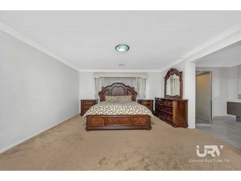 18 Pine Park Drive, Wollert VIC 3750