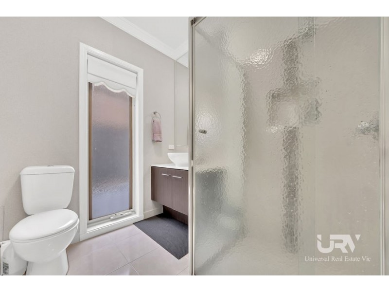 18 Pine Park Drive, Wollert VIC 3750