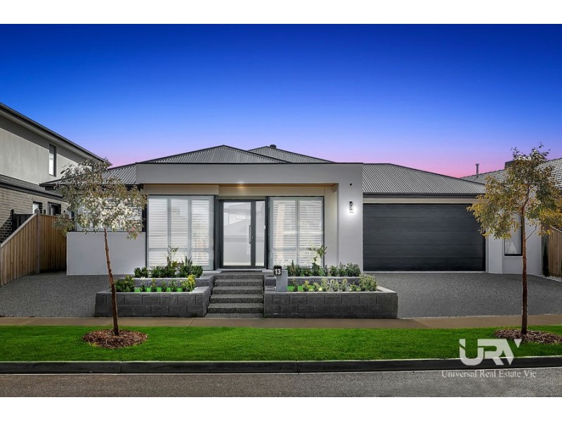 13 Camberwell Parade, Mickleham VIC 3064