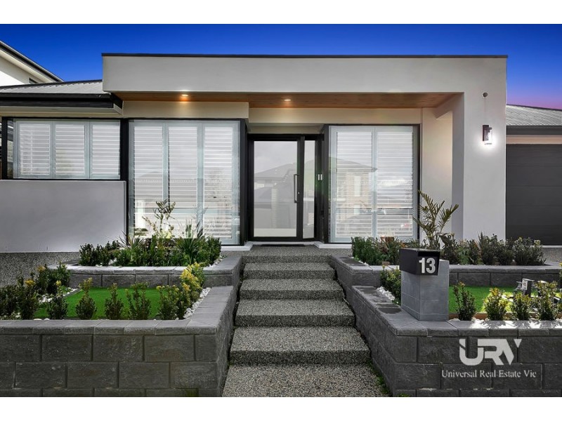 13 Camberwell Parade, Mickleham VIC 3064