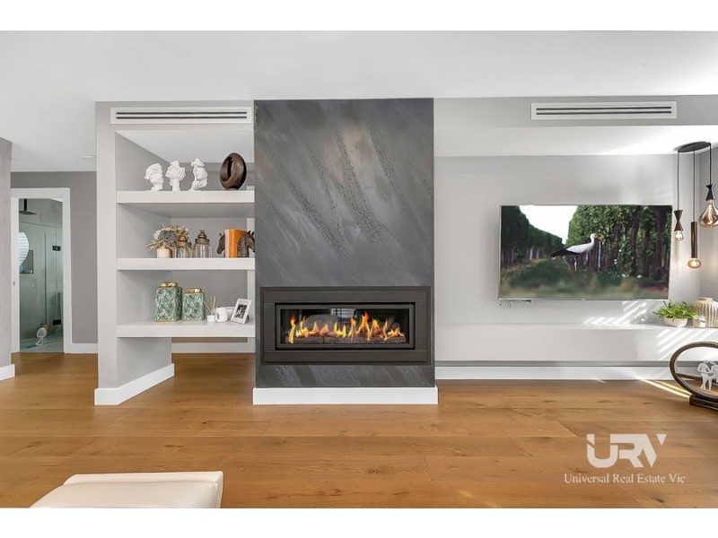 13 Camberwell Parade, Mickleham VIC 3064