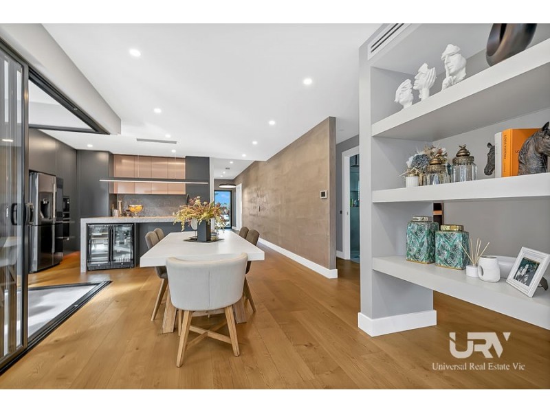 13 Camberwell Parade, Mickleham VIC 3064