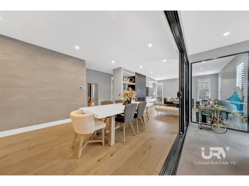 13 Camberwell Parade, Mickleham VIC 3064