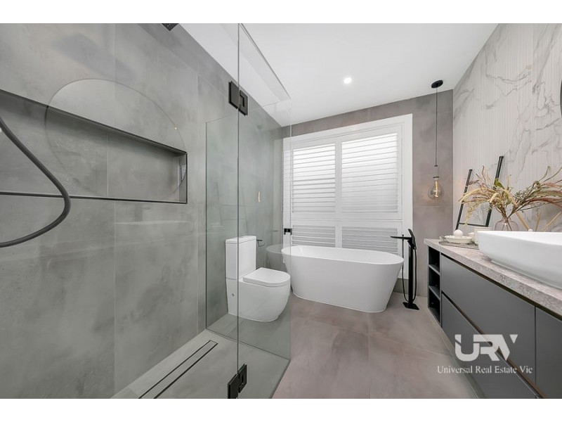 13 Camberwell Parade, Mickleham VIC 3064