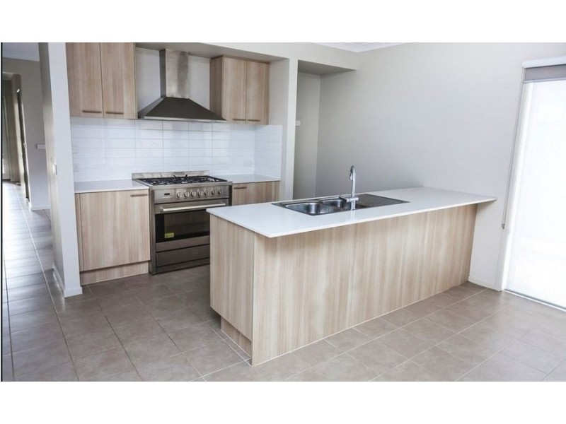 45 Mountleigh Circuit, Craigieburn VIC 3064
