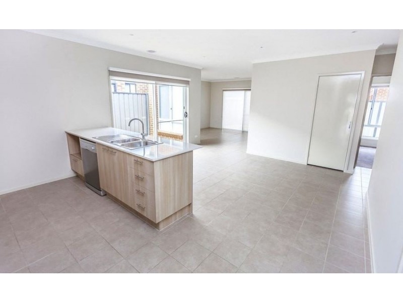 45 Mountleigh Circuit, Craigieburn VIC 3064