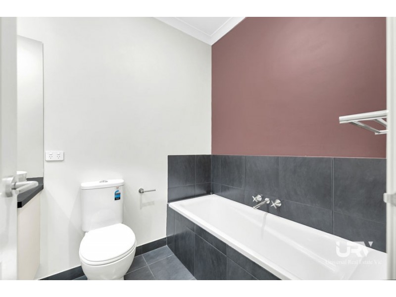 16 Puckle Avenue, Mickleham VIC 3064