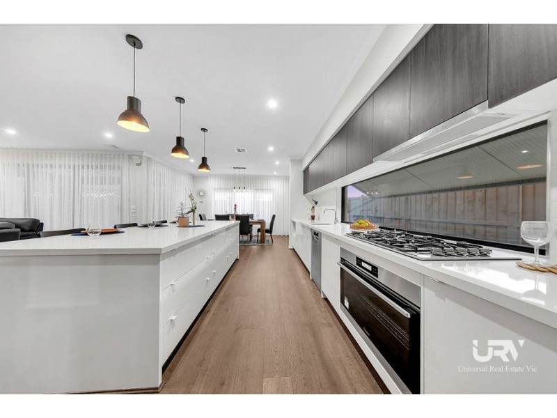 27 Guardian Street, Mickleham VIC 3064