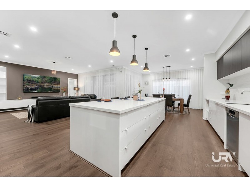 27 Guardian Street, Mickleham VIC 3064