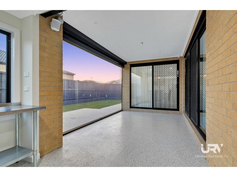 27 Guardian Street, Mickleham VIC 3064