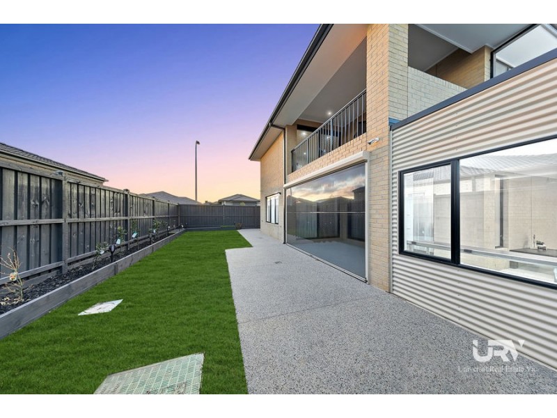 27 Guardian Street, Mickleham VIC 3064