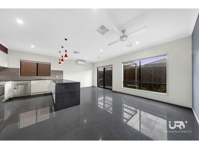 16 Puckle Avenue, Mickleham VIC 3064