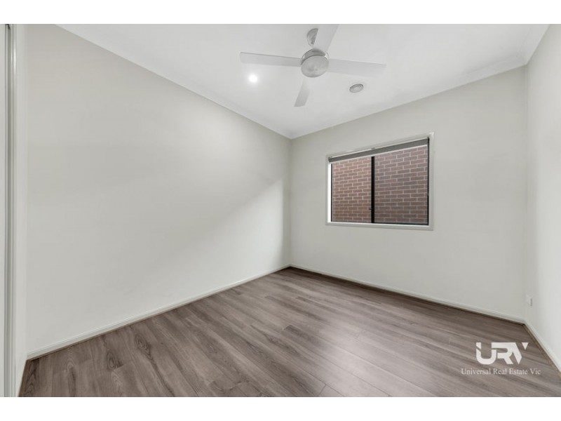 16 Puckle Avenue, Mickleham VIC 3064