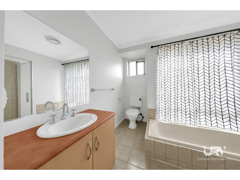 1/6 Clacton Court, Craigieburn VIC 3064