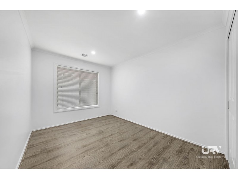 2 Crestwood Lane, Craigieburn VIC 3064