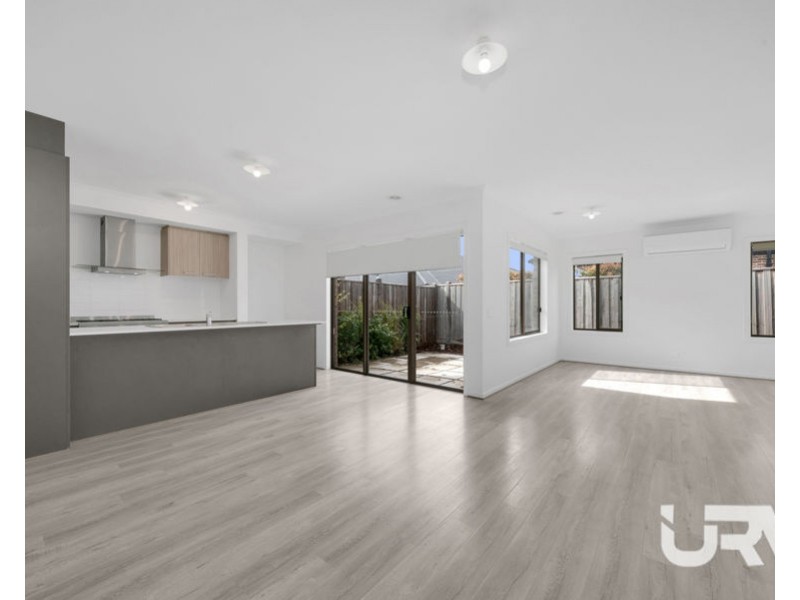 21 Brossard Road, Mickleham VIC 3064